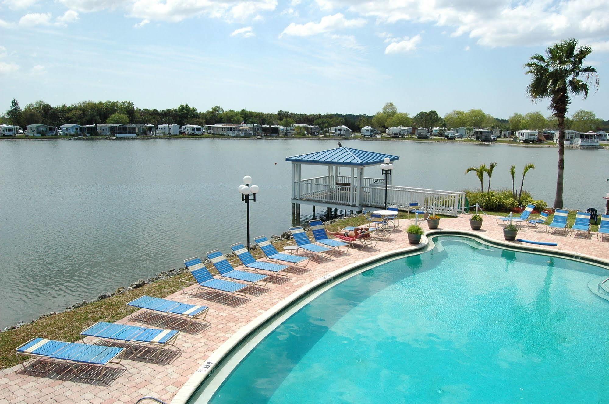 Winter Quarters Encore Manatee Rv Resort Брейдентон Екстер'єр фото